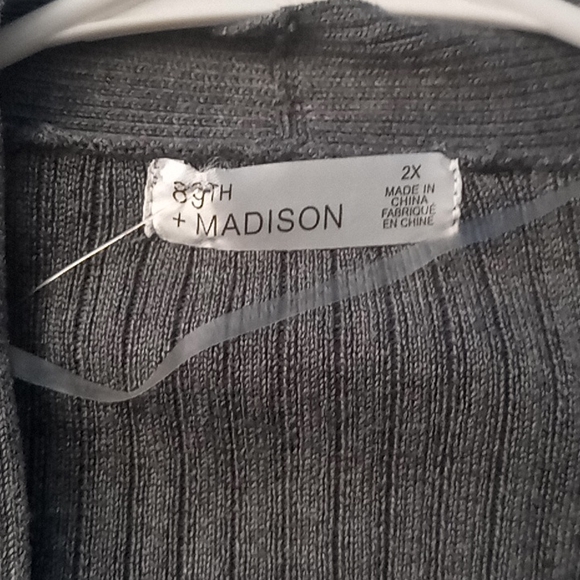 One gray and one black 89th and Madison cardigan sweaters - Picture 2 of 6